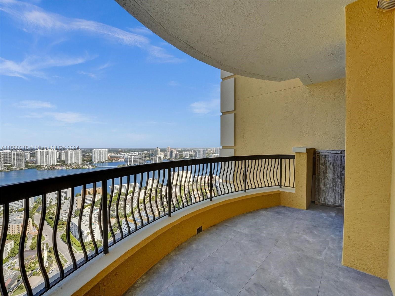 ACQUALINA OCEAN RESIDENCE - Residential
