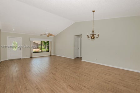7905 CLOVERFIELD CIR — listing photo 7