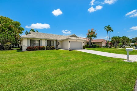 7905 CLOVERFIELD CIR — listing photo 2