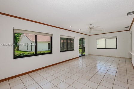 7905 CLOVERFIELD CIR — listing photo 18
