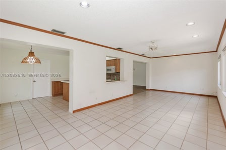 7905 CLOVERFIELD CIR — listing photo 17