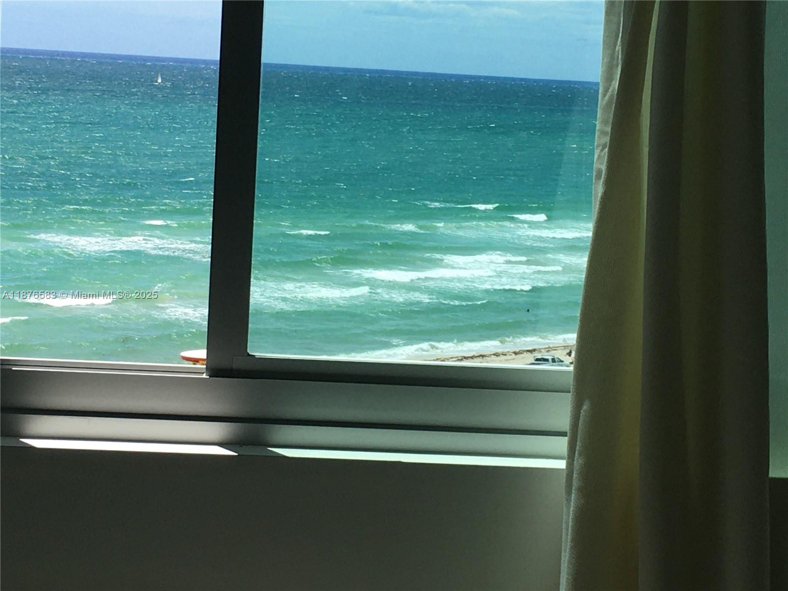 7135 Collins Ave 1022