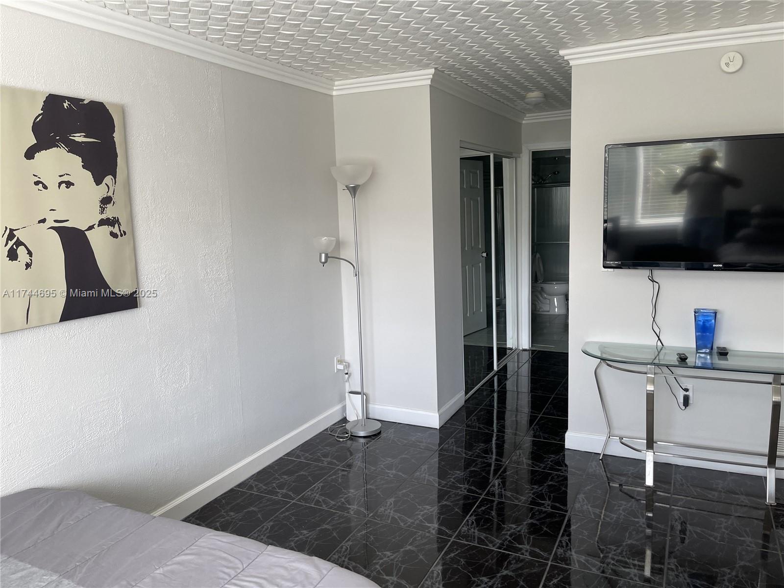 MARBELLA TOWER CONDO - Residential