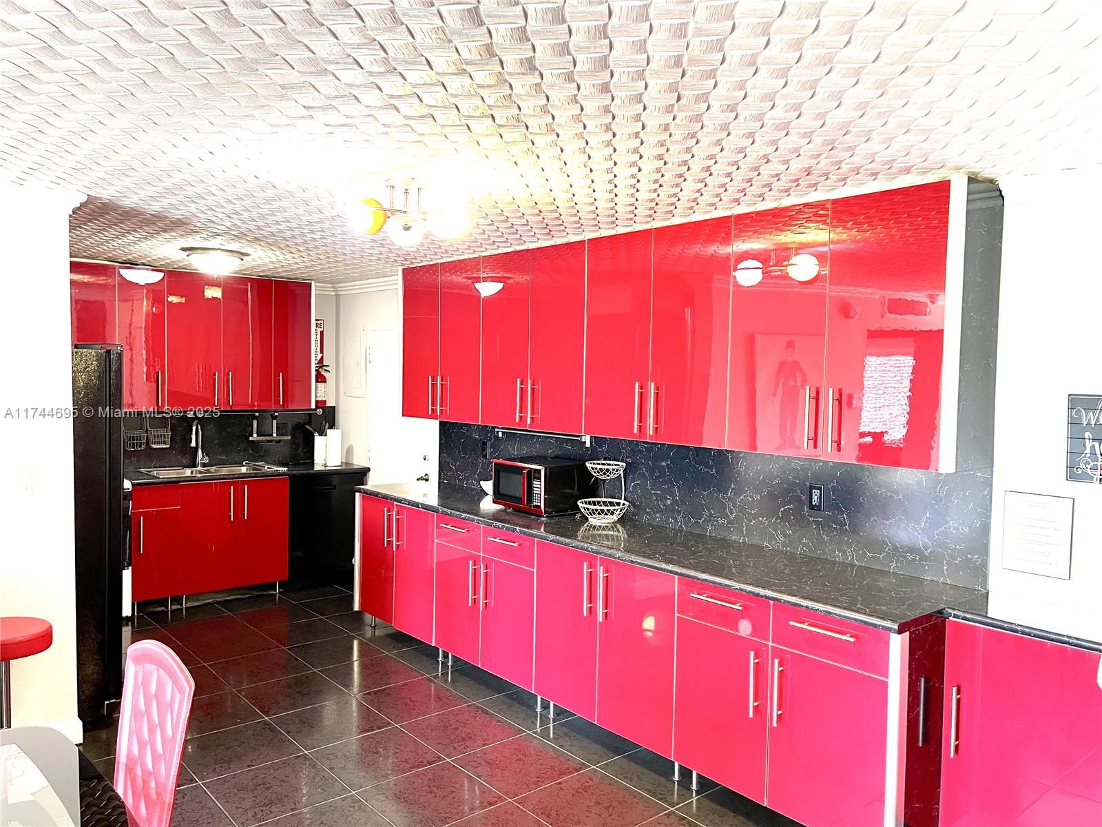 MARBELLA TOWER CONDO - Residential