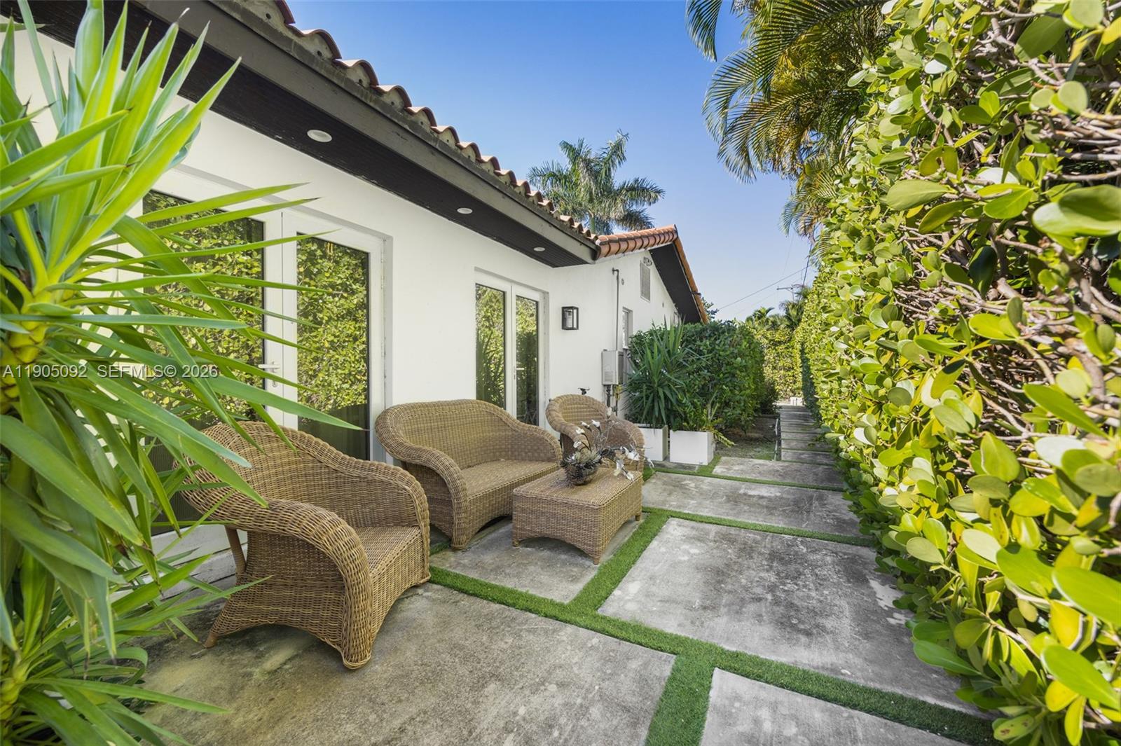 BAY HARBOR ISLAND - Residential