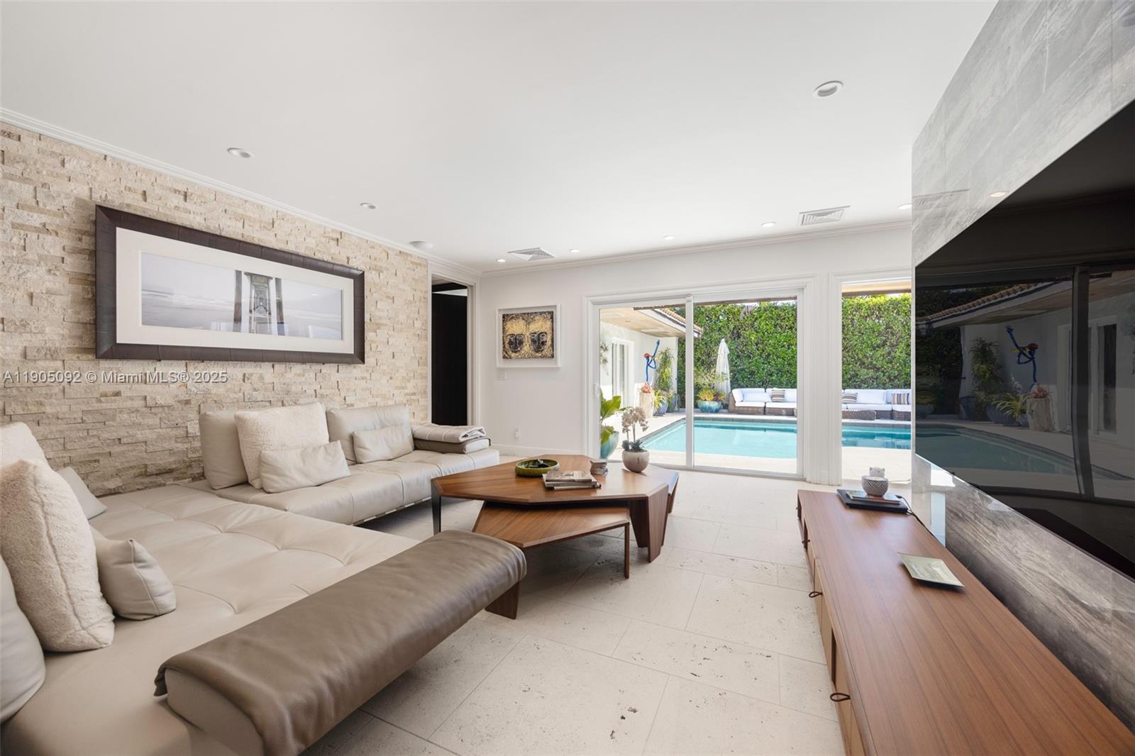 BAY HARBOR ISLAND - Residential