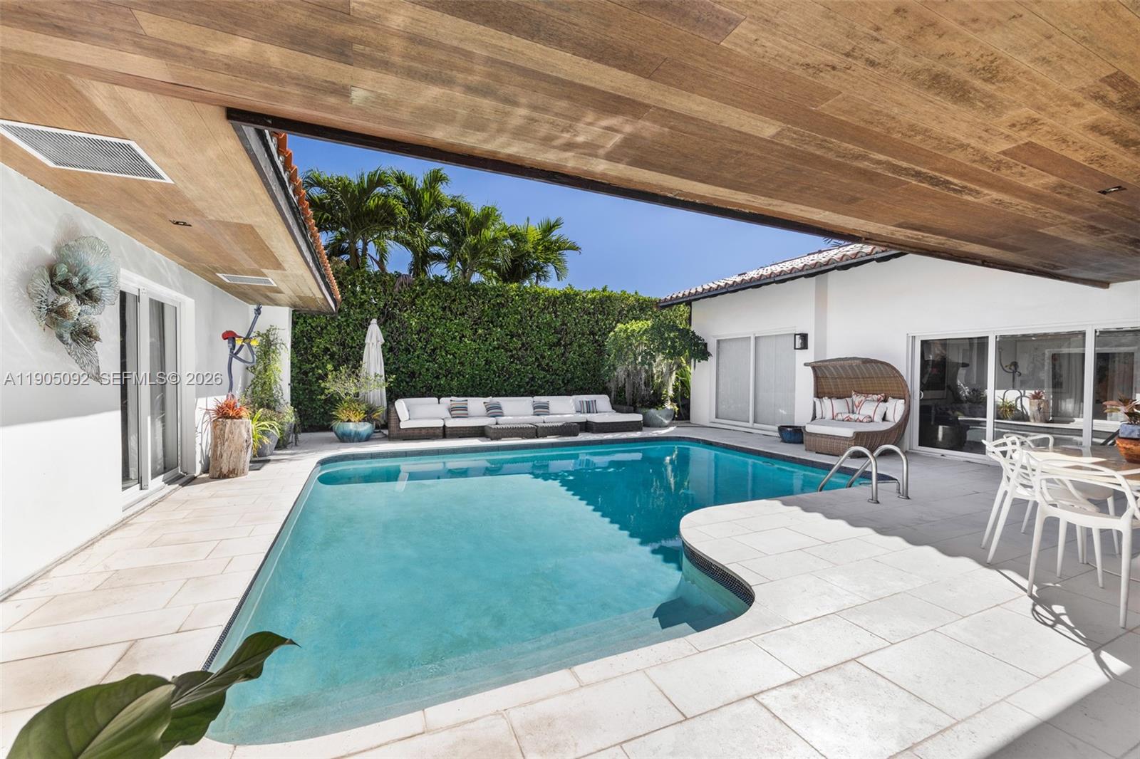 BAY HARBOR ISLAND - Residential