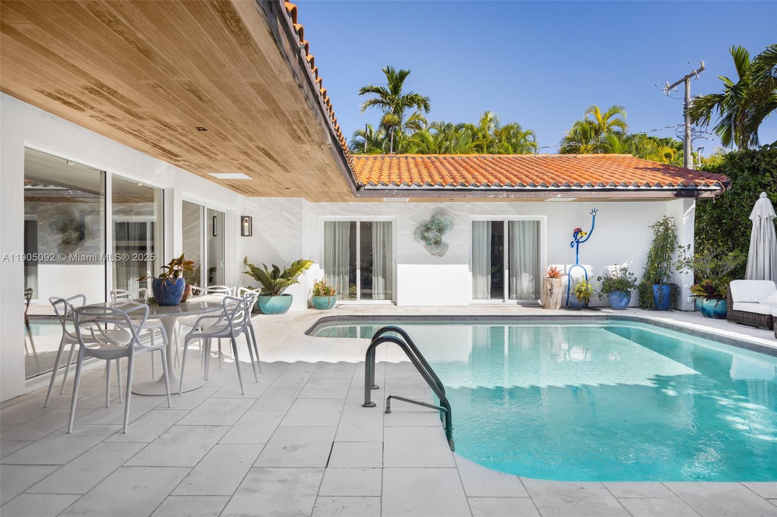 BAY HARBOR ISLAND - Residential