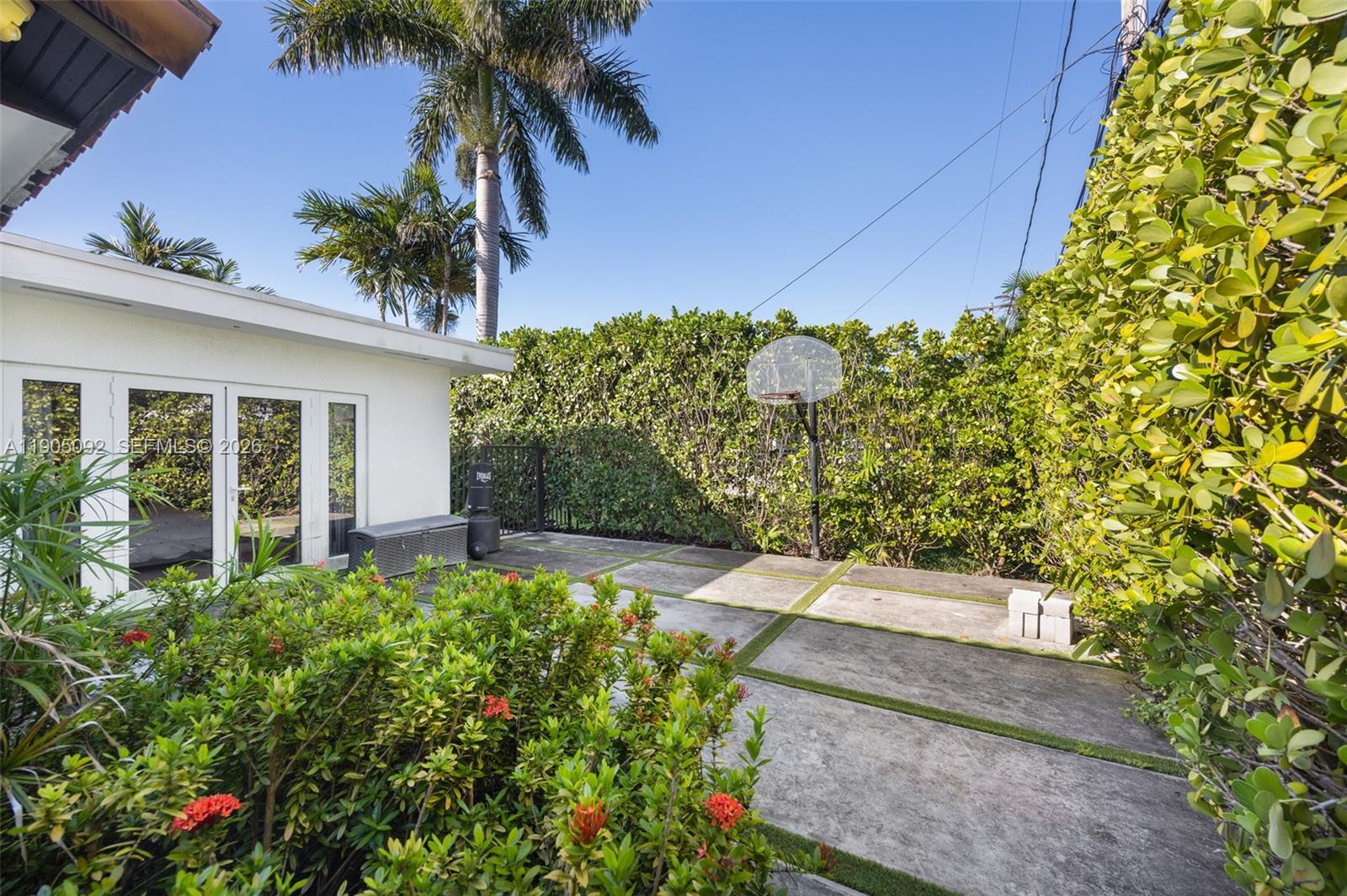 BAY HARBOR ISLAND - Residential