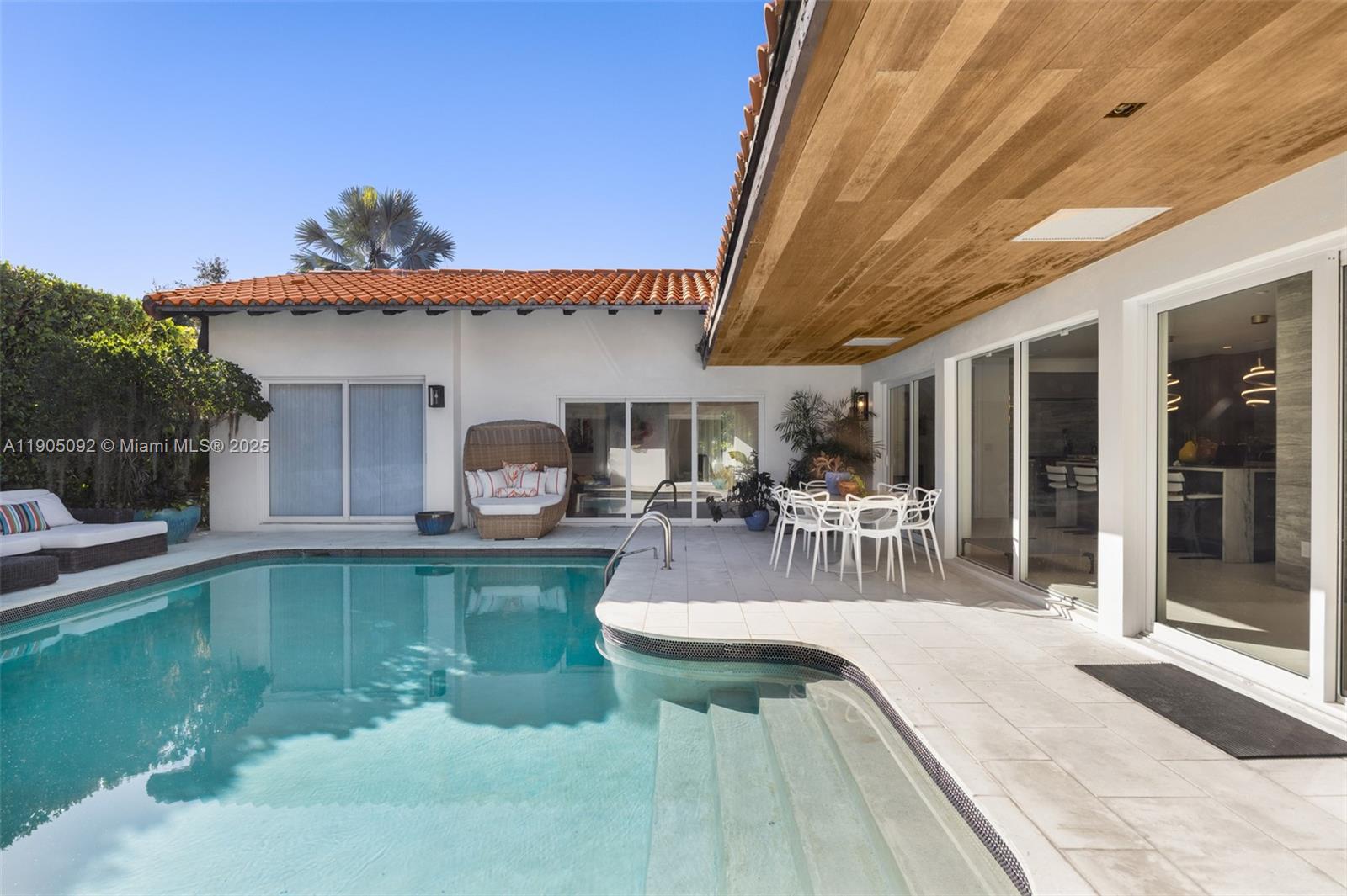 BAY HARBOR ISLAND - Residential