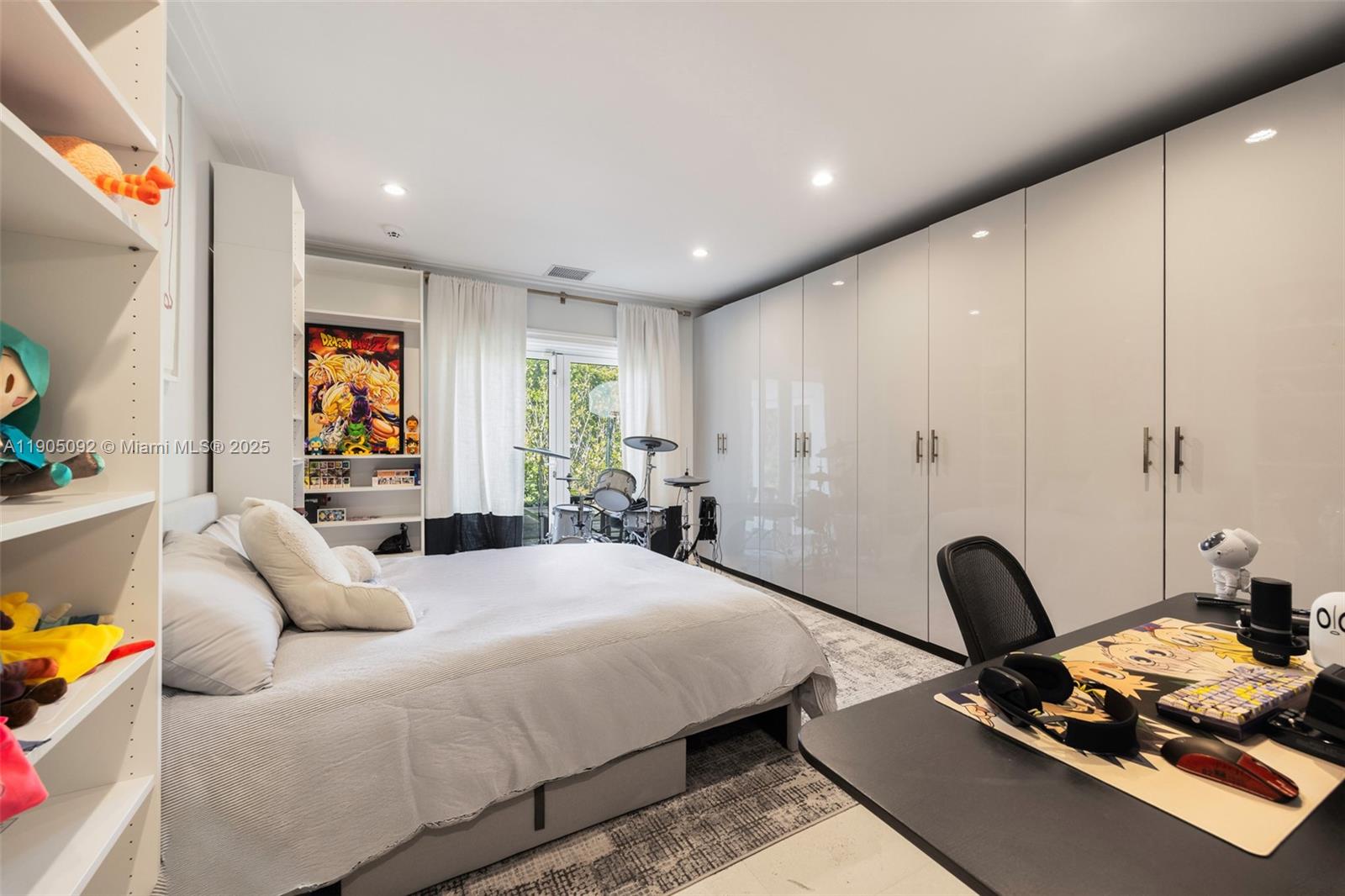 BAY HARBOR ISLAND - Residential