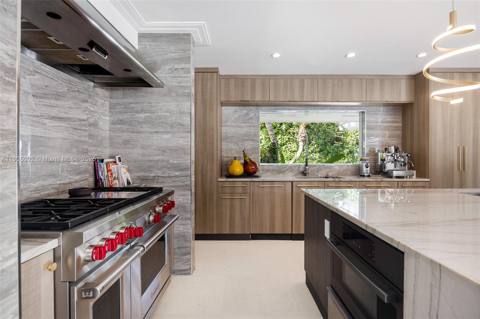 BAY HARBOR ISLAND - Residential