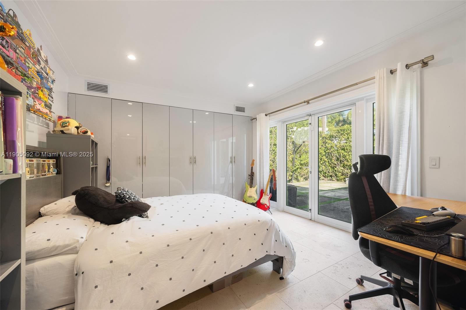 BAY HARBOR ISLAND - Residential