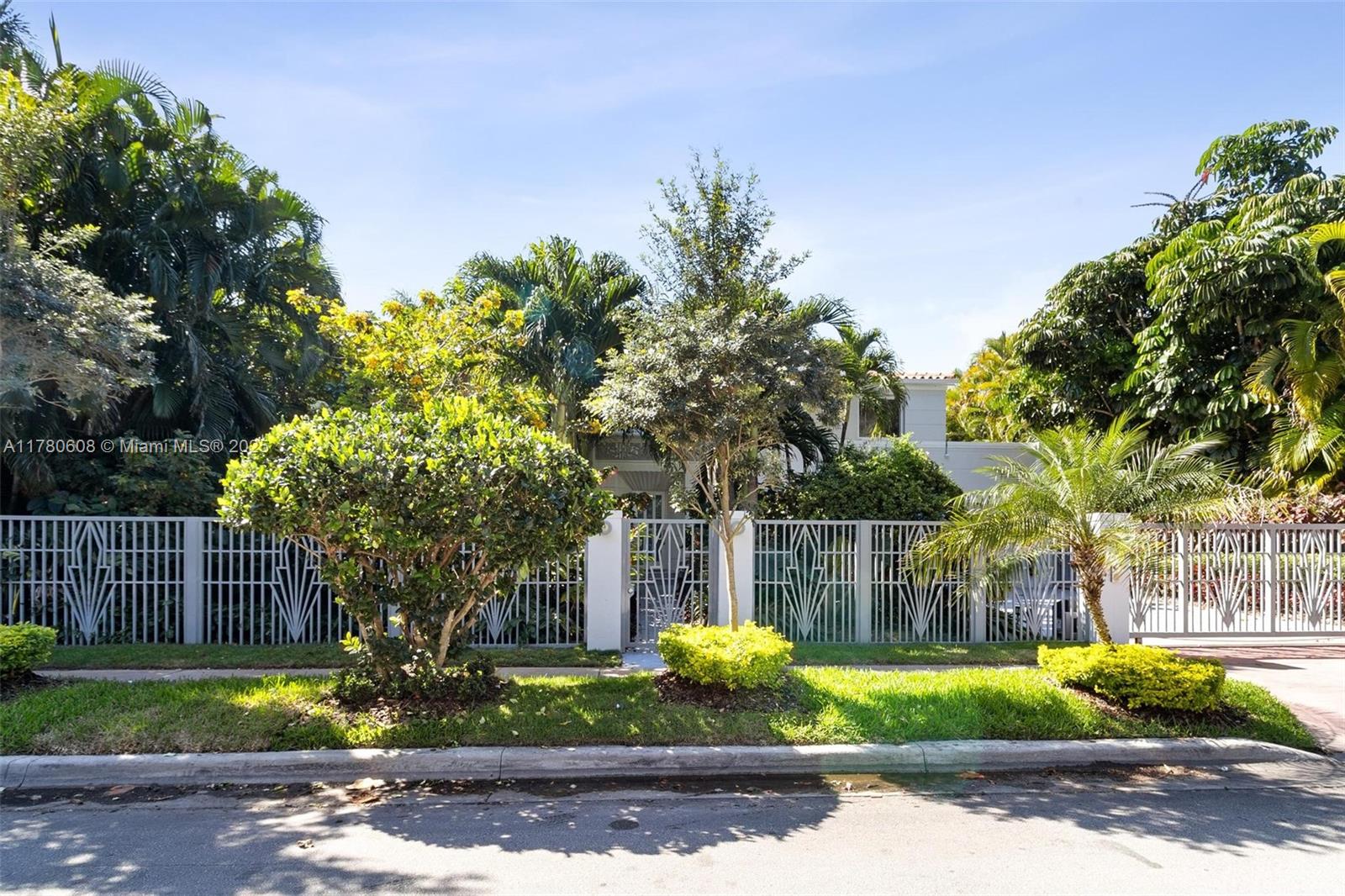 FLAMINGO TERRACE EXTENSIO - Residential