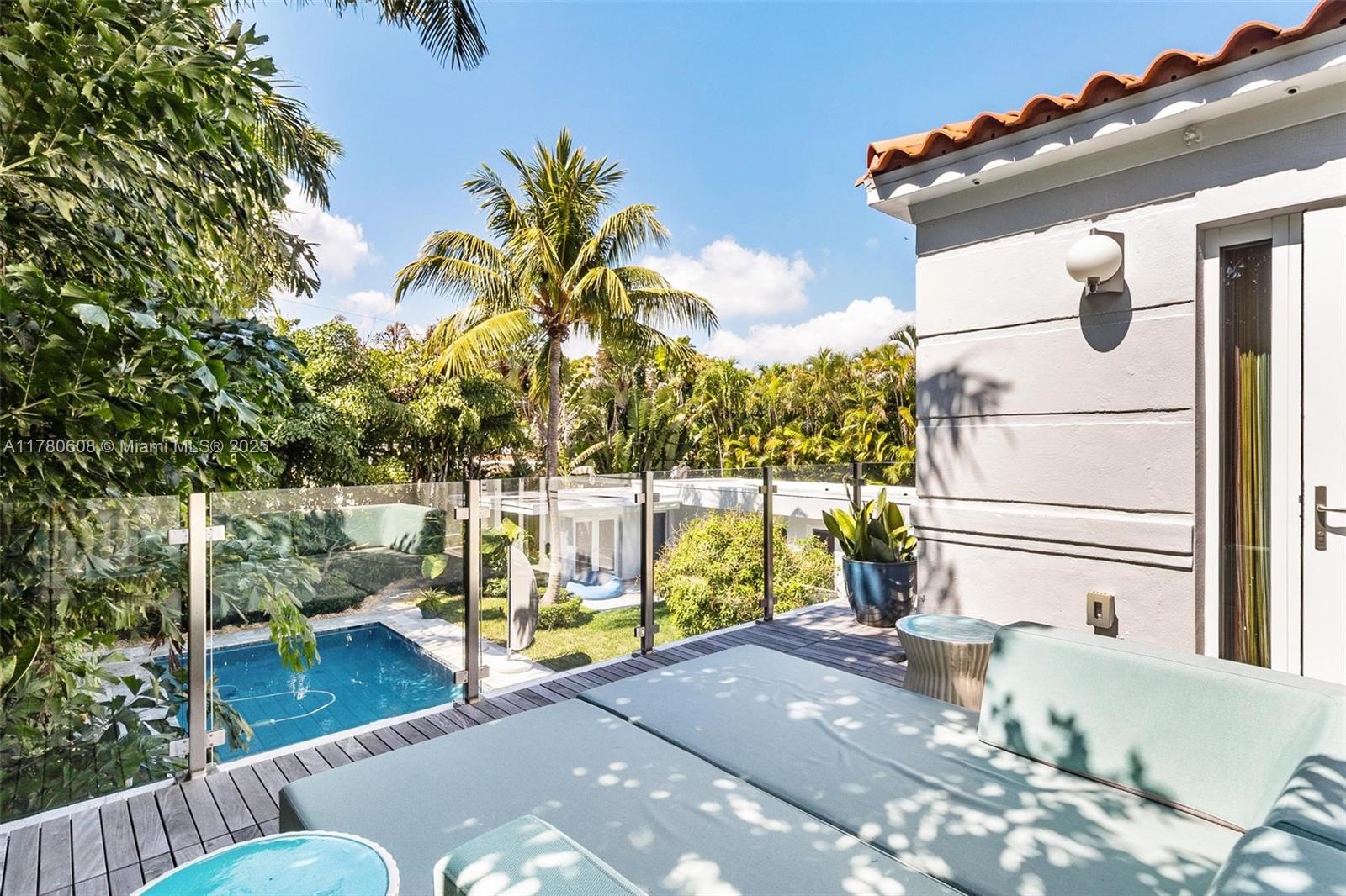 FLAMINGO TERRACE EXTENSIO - Residential