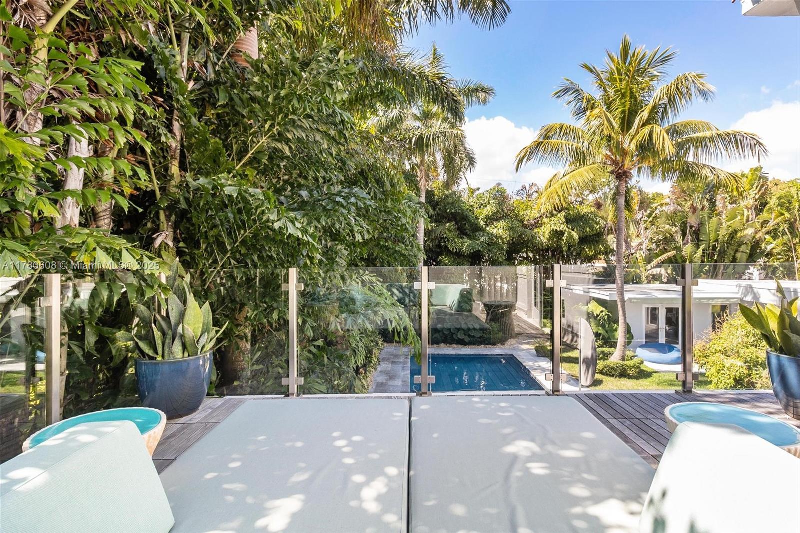 FLAMINGO TERRACE EXTENSIO - Residential