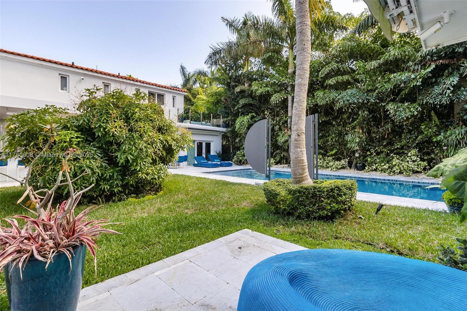 FLAMINGO TERRACE EXTENSIO - Residential