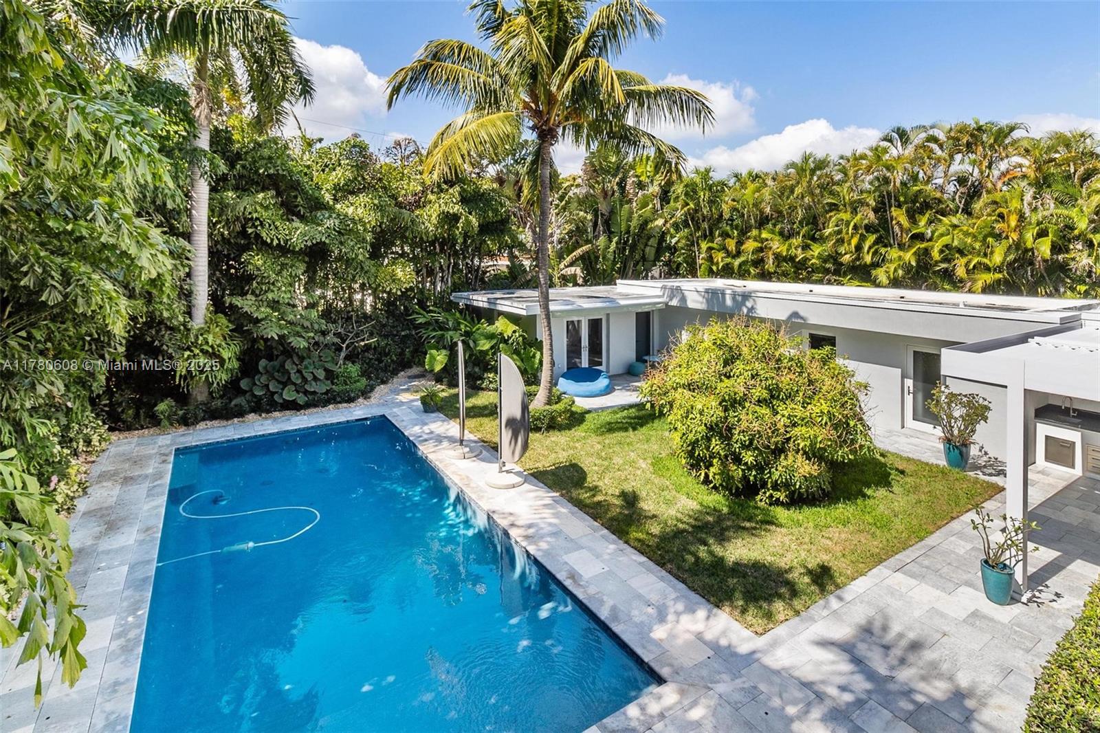 FLAMINGO TERRACE EXTENSIO - Residential