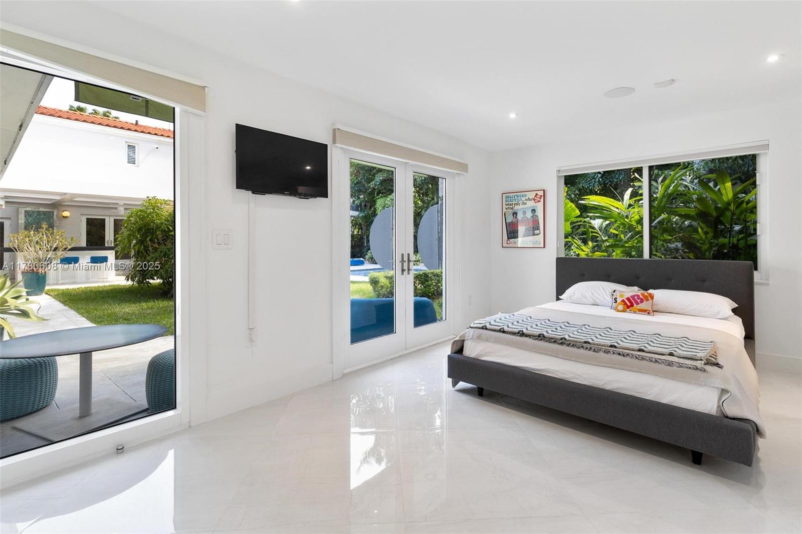 FLAMINGO TERRACE EXTENSIO - Residential