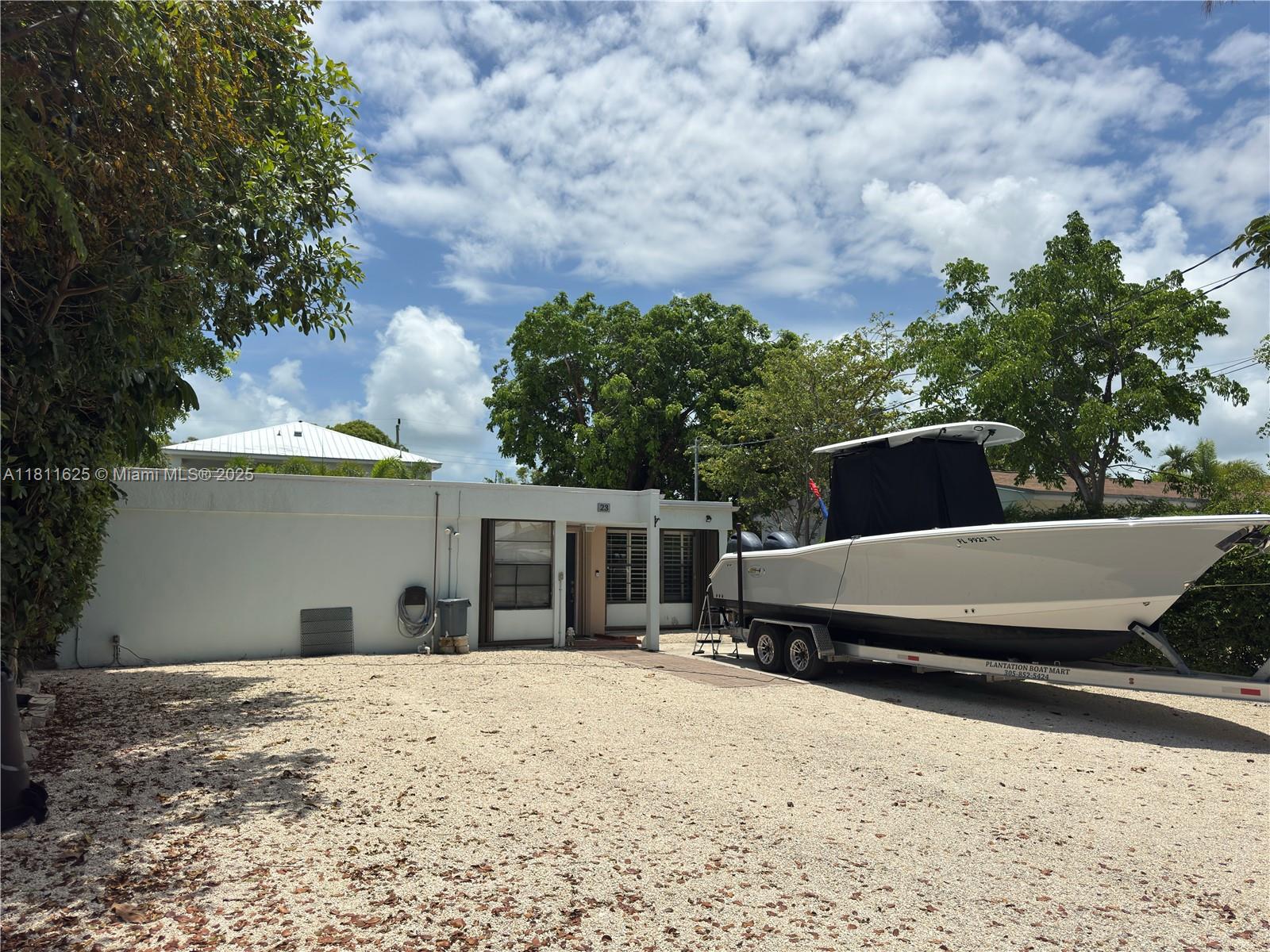23 Snapper Ave  , Key Largo, Monroe County, Florida - 3 Bedrooms  
1 Bathrooms - 