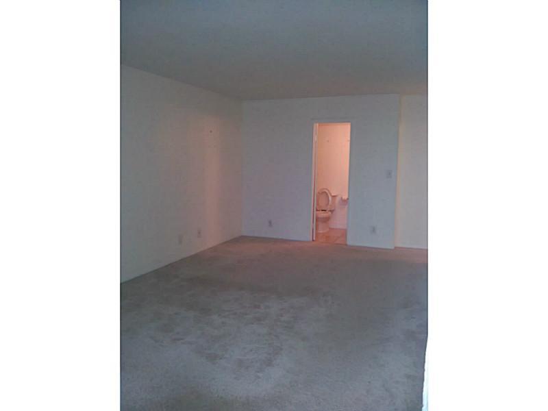 DE SOTO PARK CONDO - Residential Lease