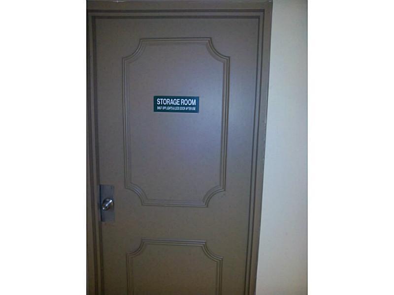 DE SOTO PARK CONDO - Residential Lease