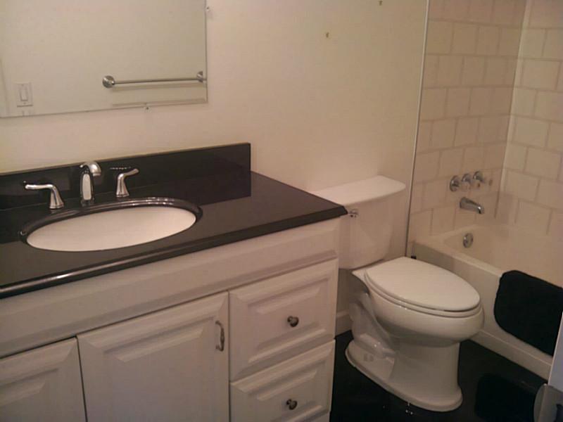 DE SOTO PARK CONDO - Residential Lease