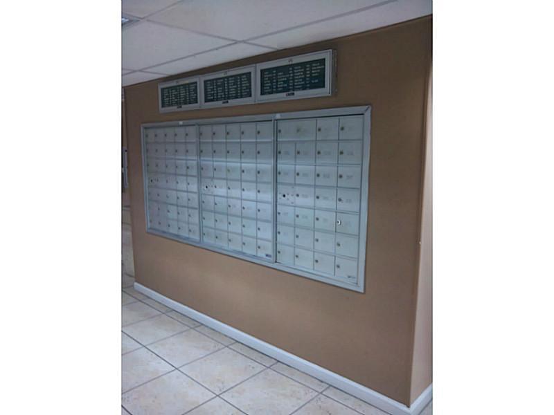 DE SOTO PARK CONDO - Residential Lease