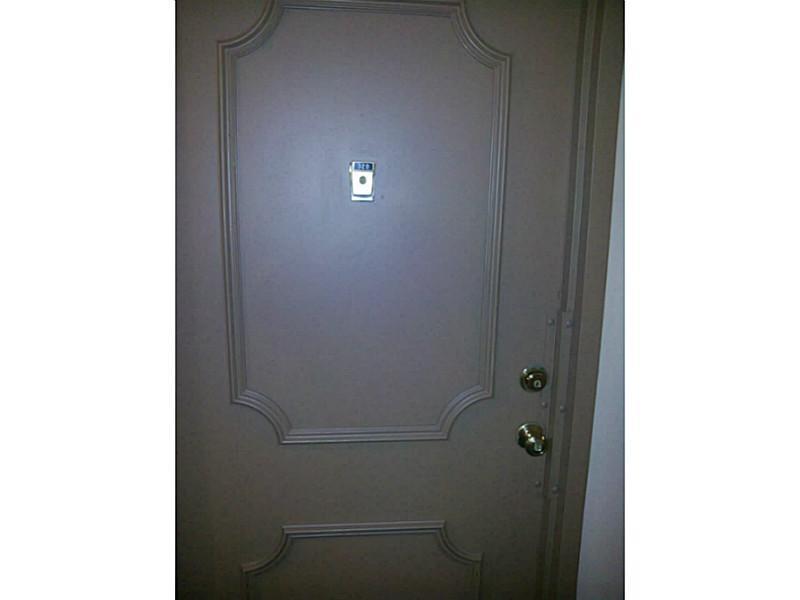 DE SOTO PARK CONDO - Residential Lease
