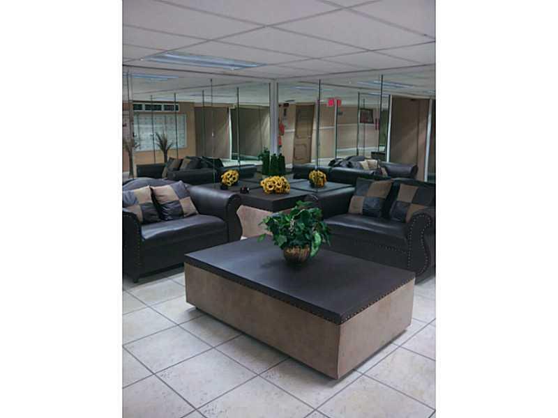 DE SOTO PARK CONDO - Residential Lease