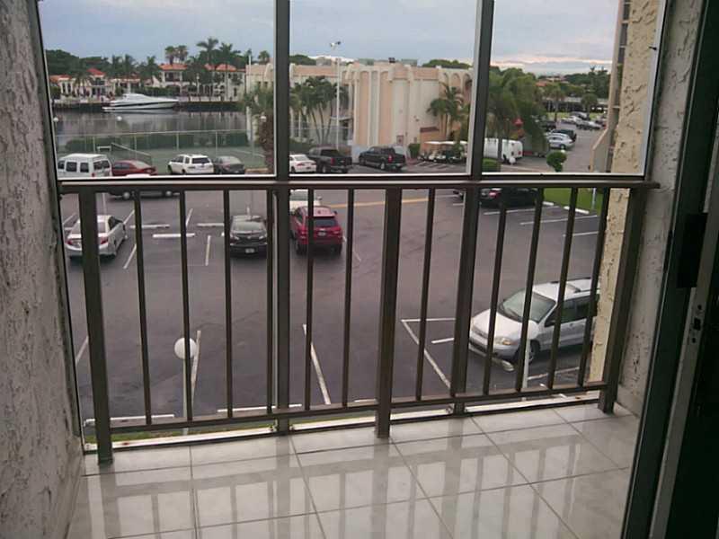 DE SOTO PARK CONDO - Residential Lease