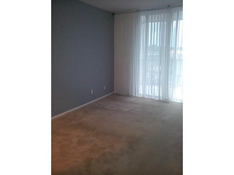 DE SOTO PARK CONDO - Residential Lease