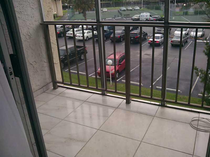 DE SOTO PARK CONDO - Residential Lease