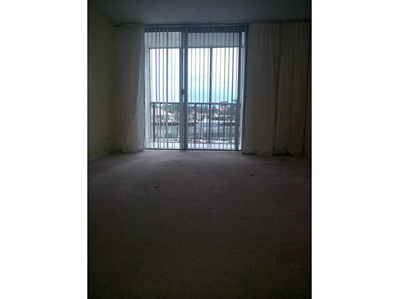 DE SOTO PARK CONDO - Residential Lease