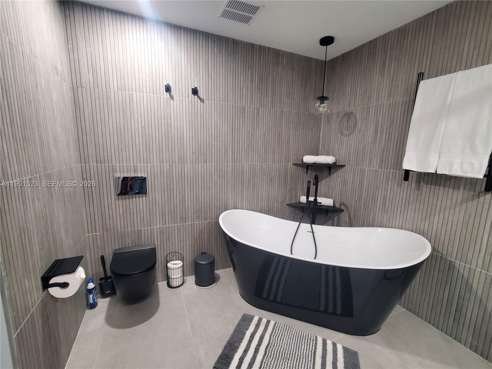 BAY HARBOR ISLAND - Residential Lease