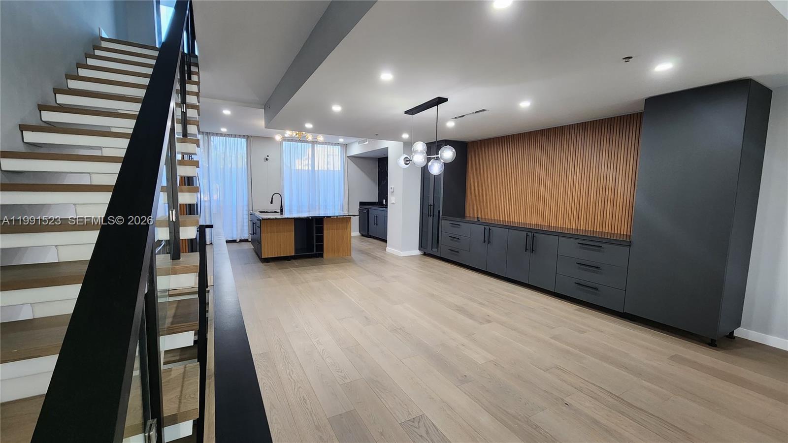 BAY HARBOR ISLAND - Residential Lease