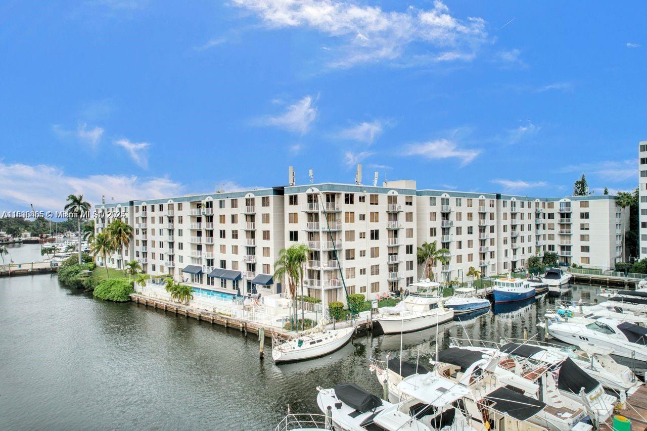 Beautifully updated 2 bedroom, 2 bath condo on the Miami River. Enjoy your morning coffee or afternoon drink with Marina and River views from your own bedroom or balcony! Enjoy the wonderful amenities this gated and secure community offers, including: A pool, jacuzzi, BBQ/Grill area, event/party room and the convenience of a laundry room on every floor. Serenity's location is unbeatable and within walking distance to the River Landing complex (Publix, Target, GAP) and many other shops, restaurant and entertainment options. You'll be minutes away from Jackson Memorial/UM hospitals, Miami Beach, Brickell, Miami International and major highways.