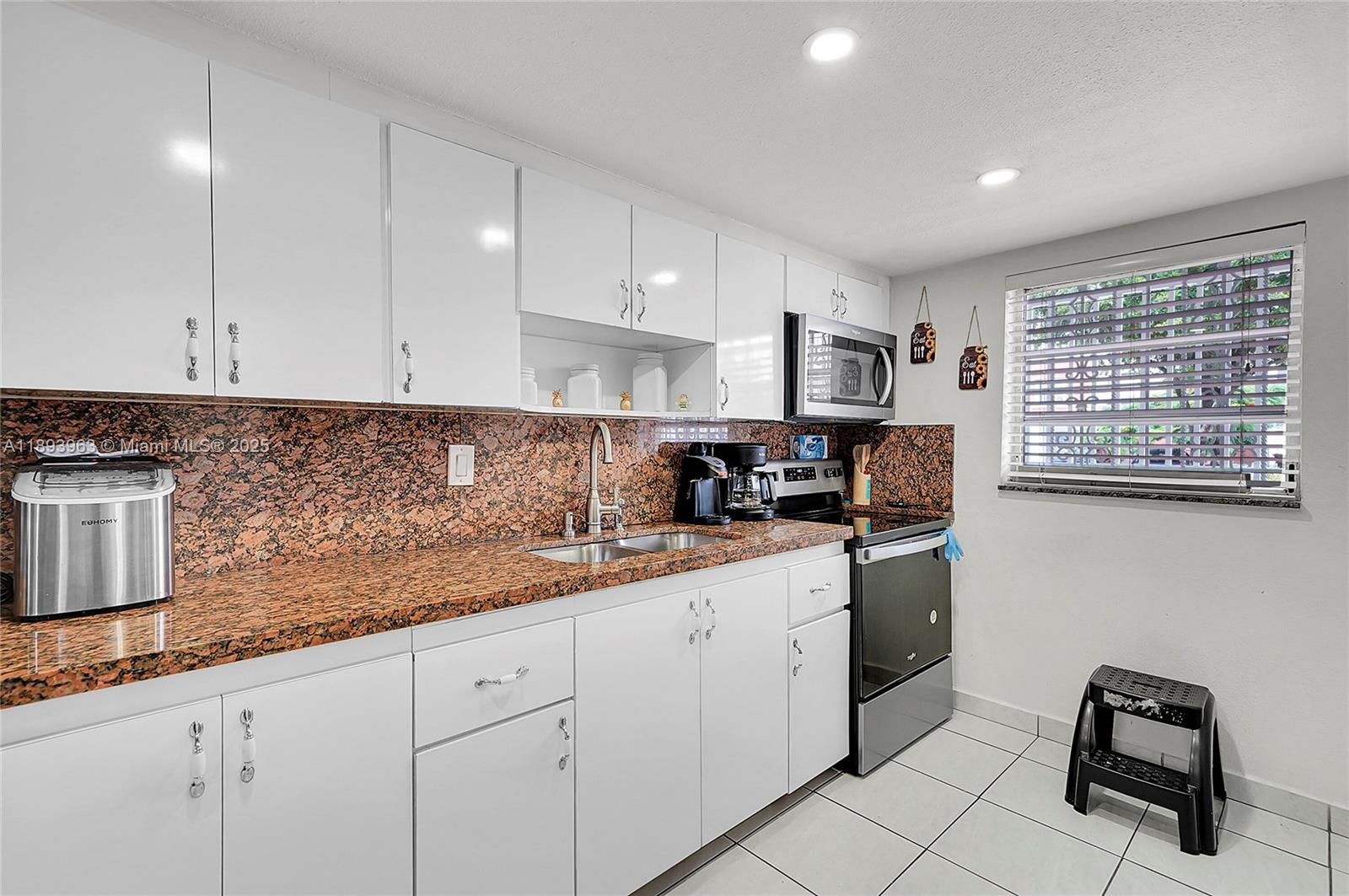 BRADLEY ESTATES - Residential