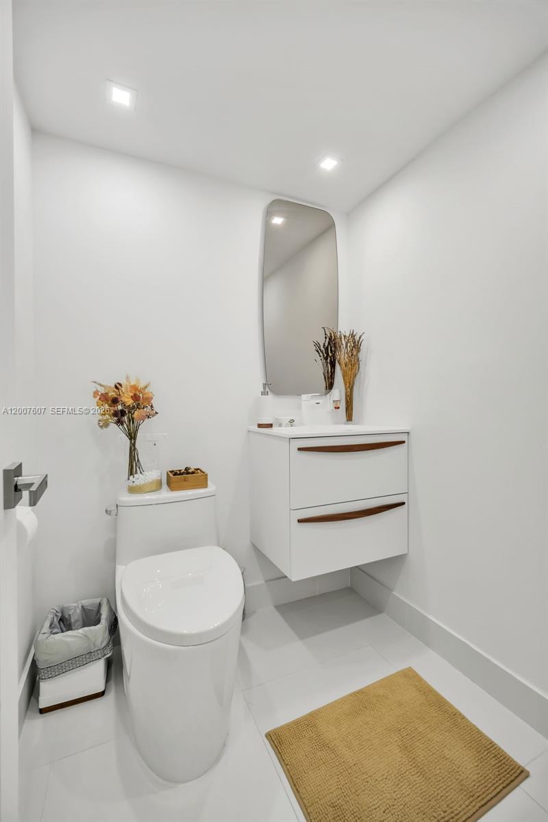 BOSTON PLAZA CONDO - Residential