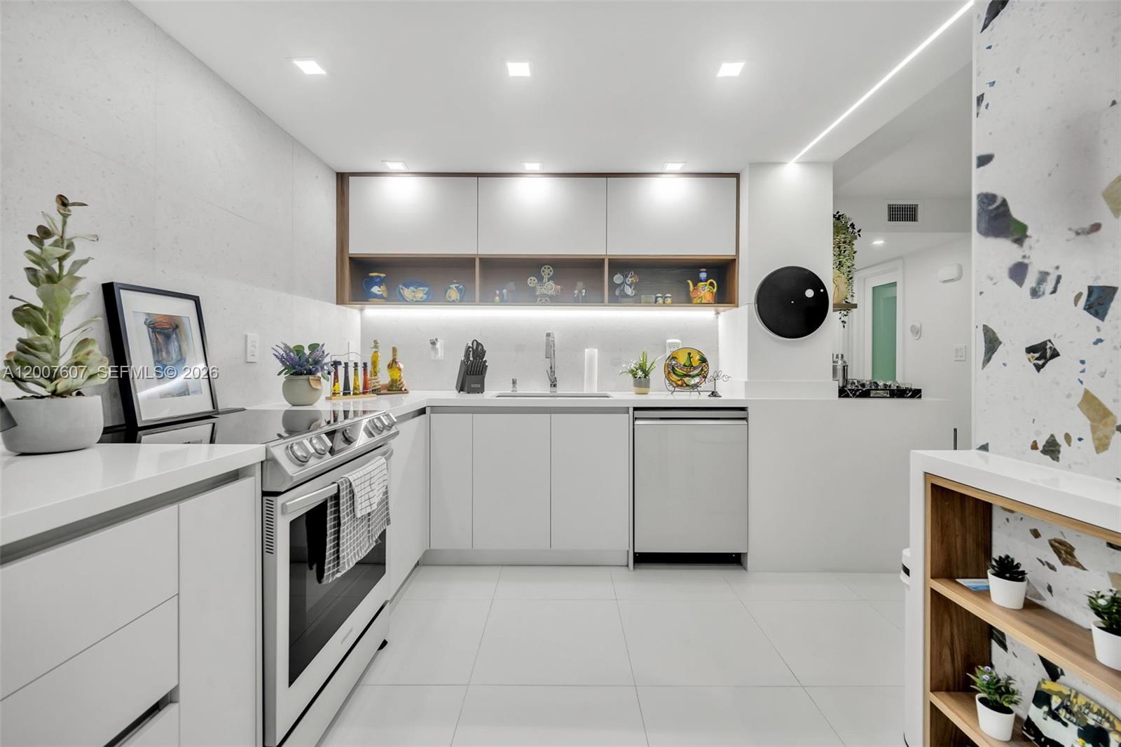 BOSTON PLAZA CONDO - Residential