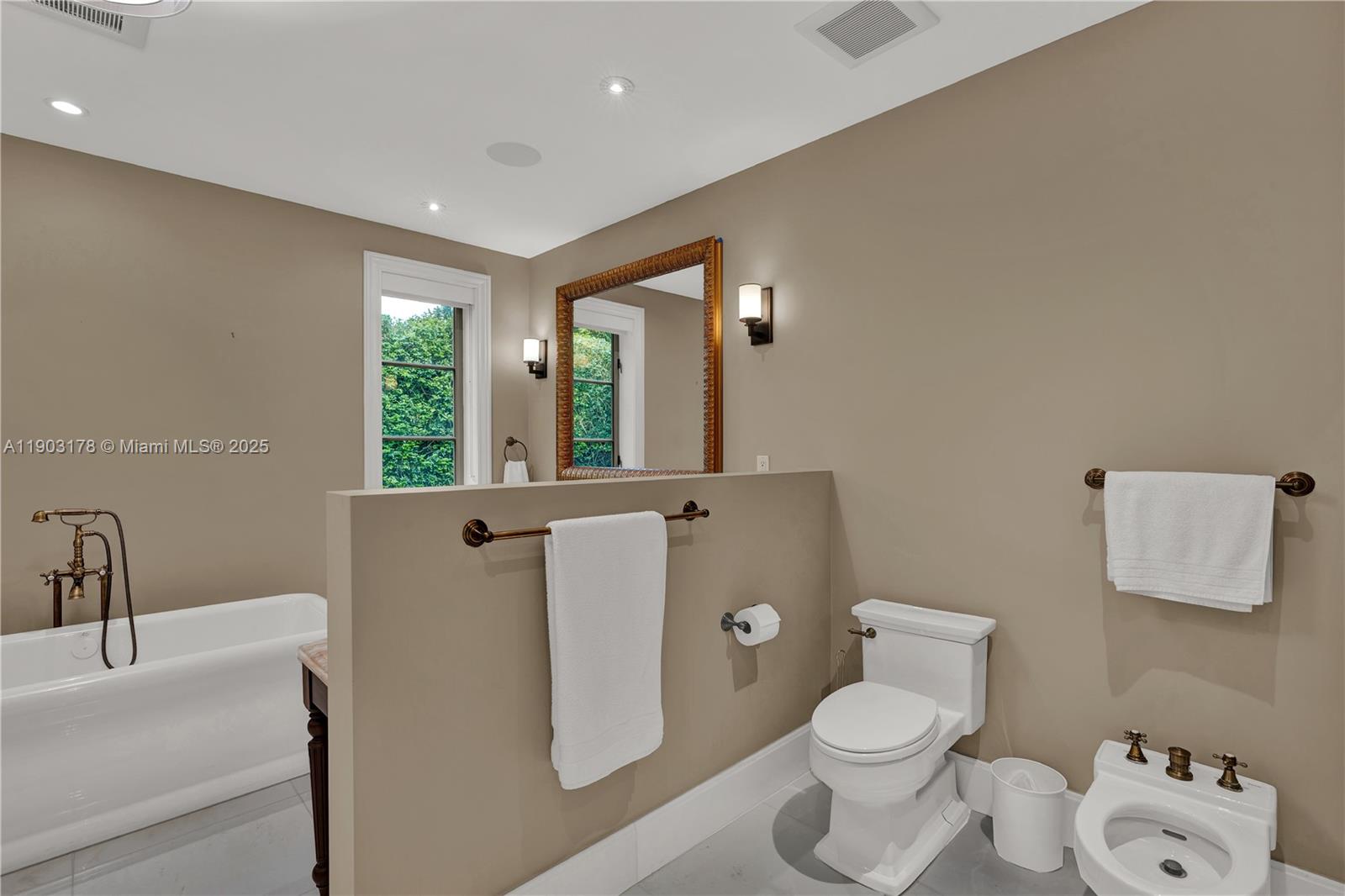 CORAL GABLES C C SEC 3 - Residential