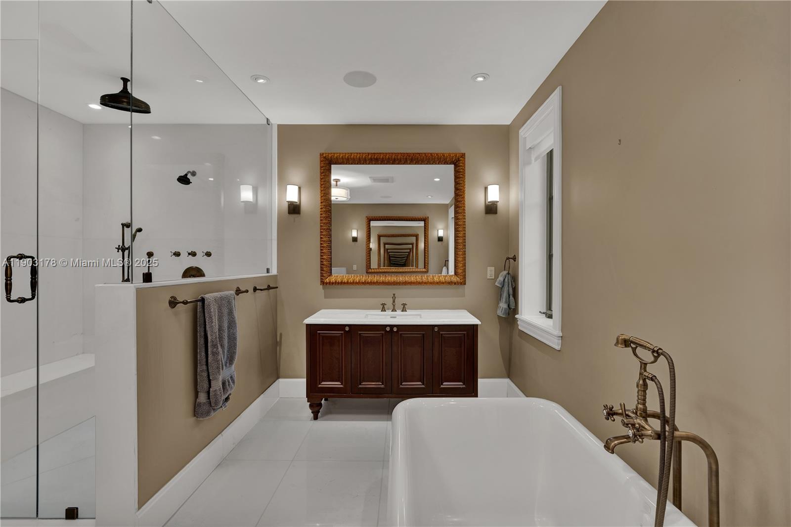 CORAL GABLES C C SEC 3 - Residential