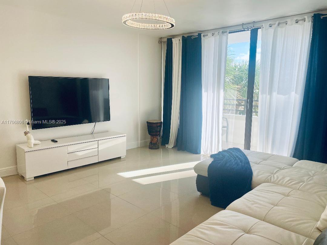 ALEXANDER TOWERS CONDO - Residential Lease