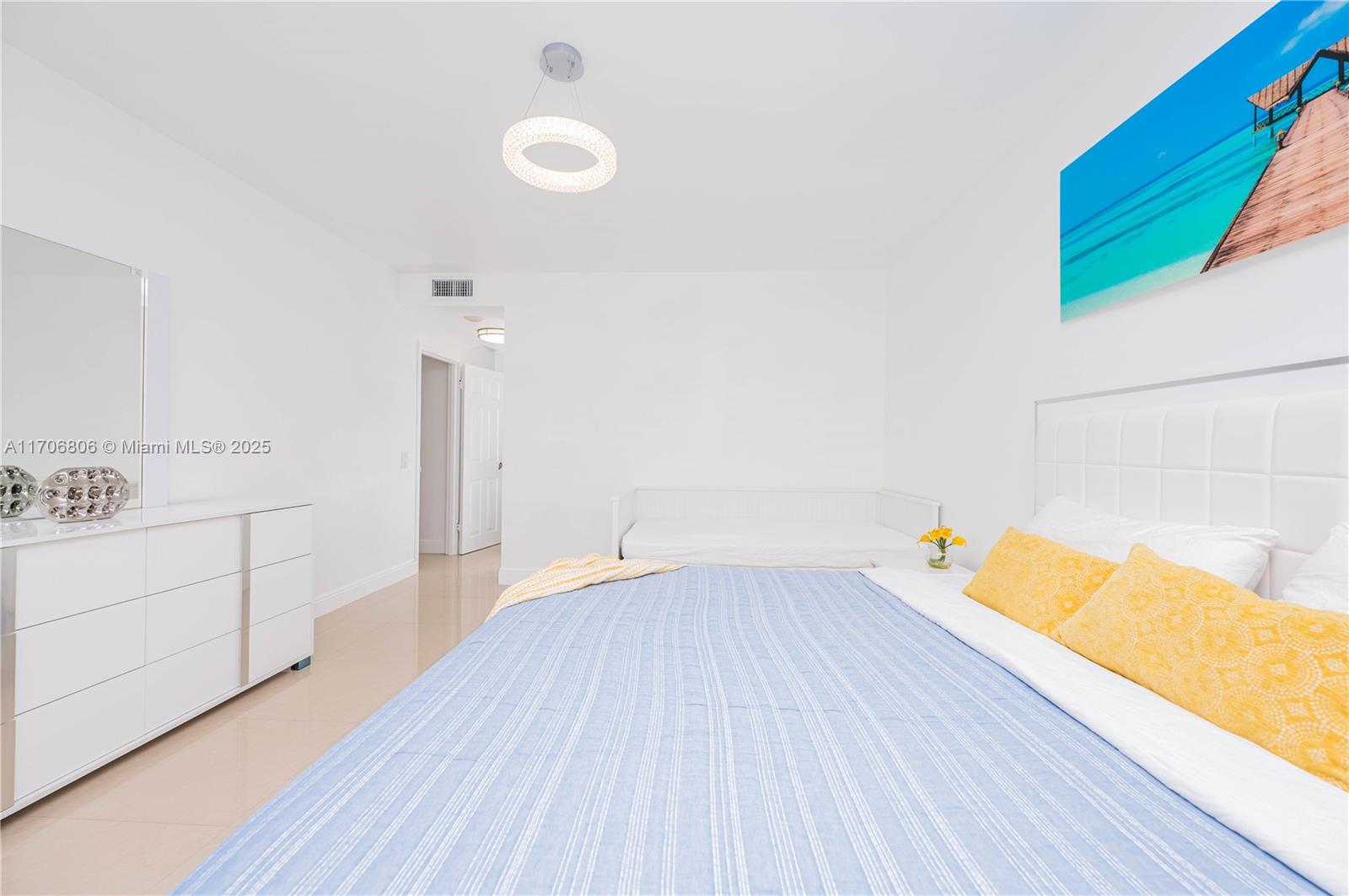 ALEXANDER TOWERS CONDO - Residential Lease