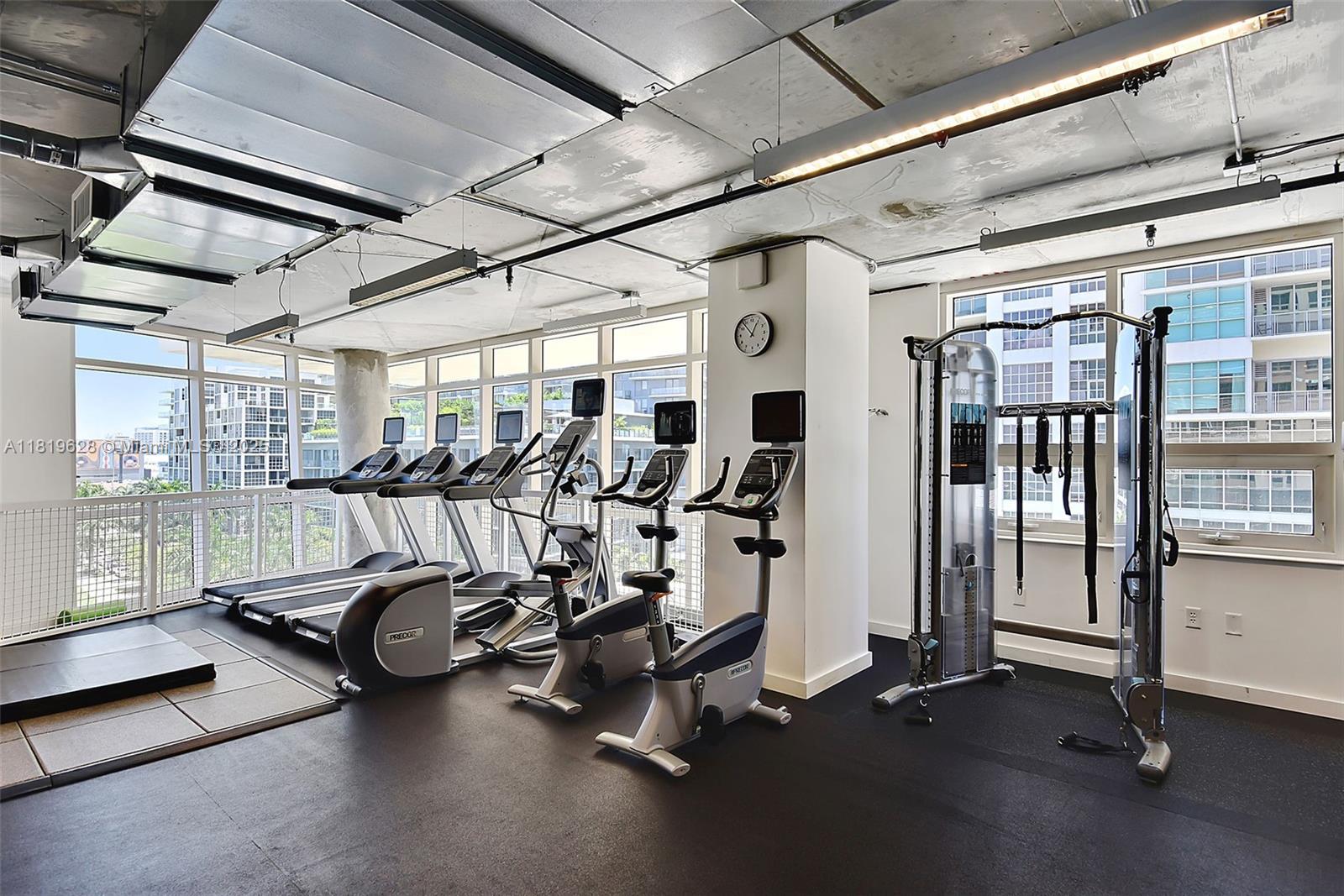 MIDBLOCK MIAMI CONDO - Residential Lease