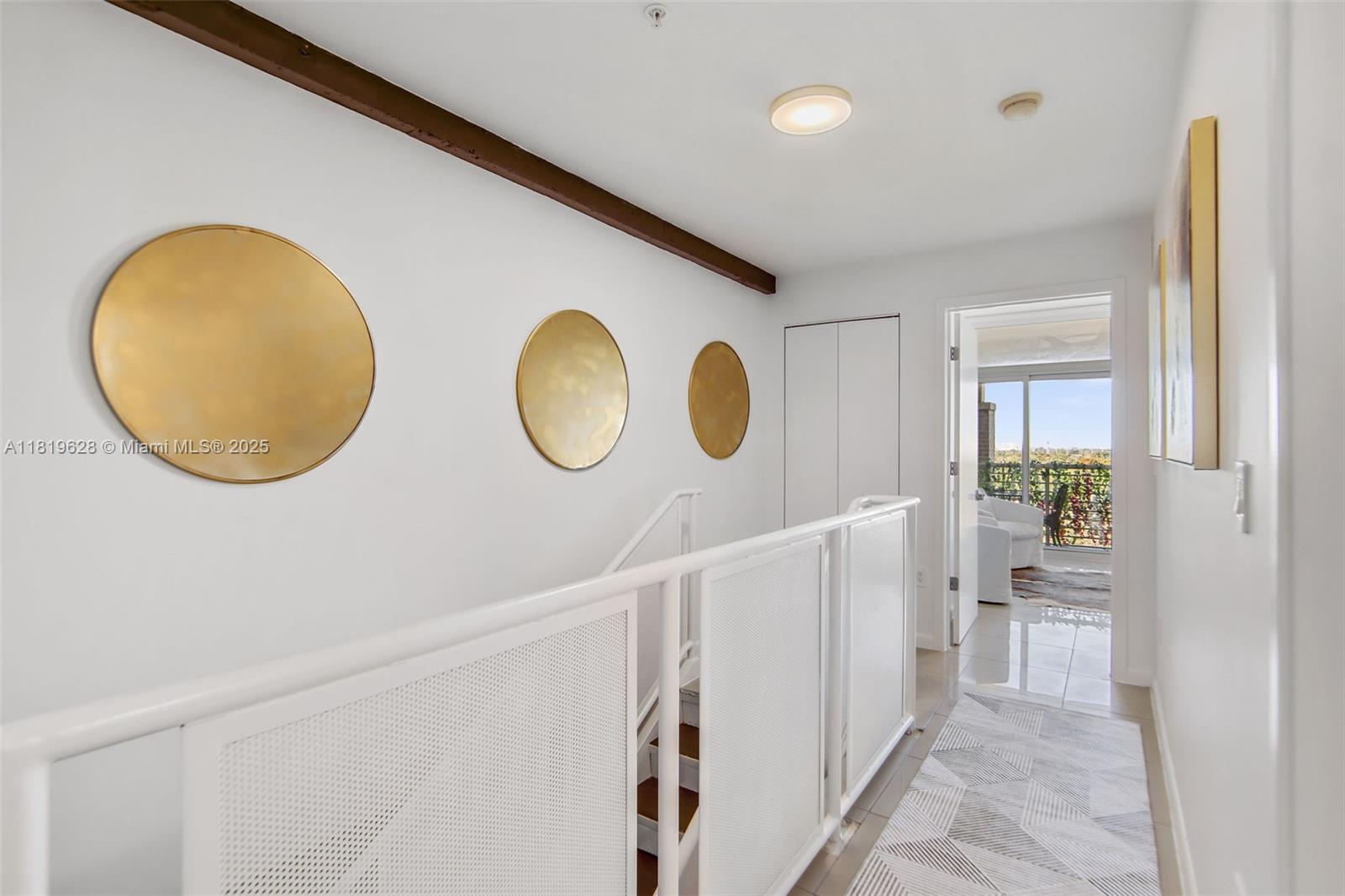 MIDBLOCK MIAMI CONDO - Residential Lease