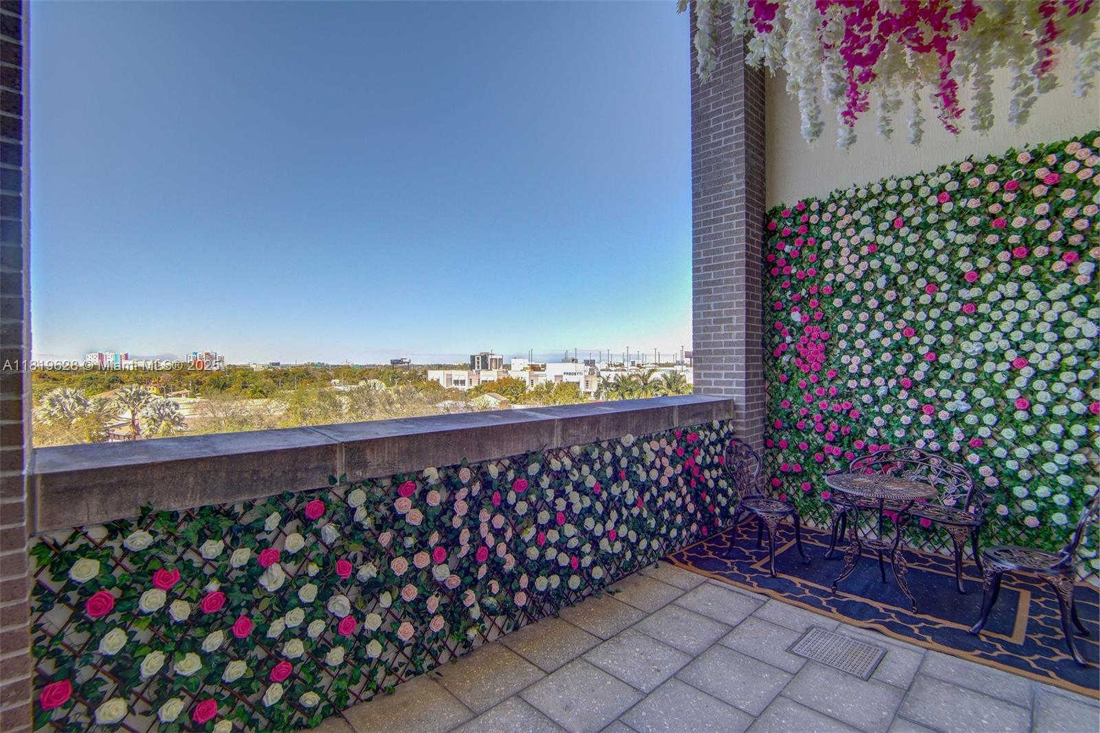 MIDBLOCK MIAMI CONDO - Residential Lease
