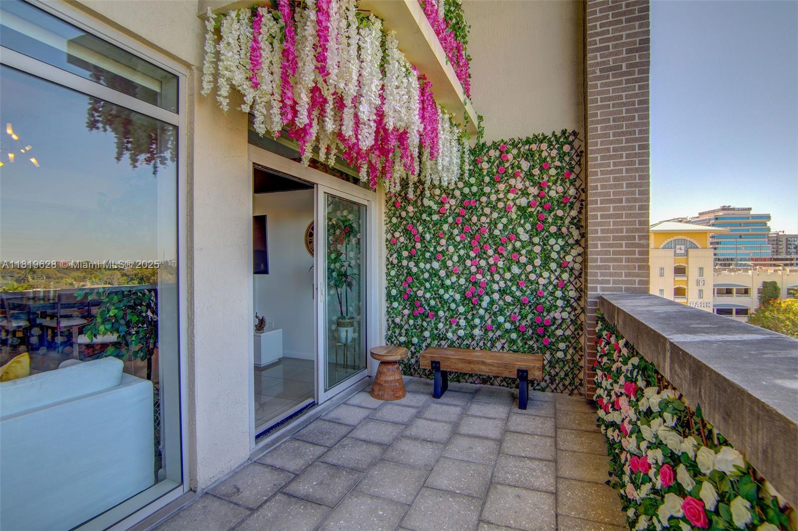 MIDBLOCK MIAMI CONDO - Residential Lease