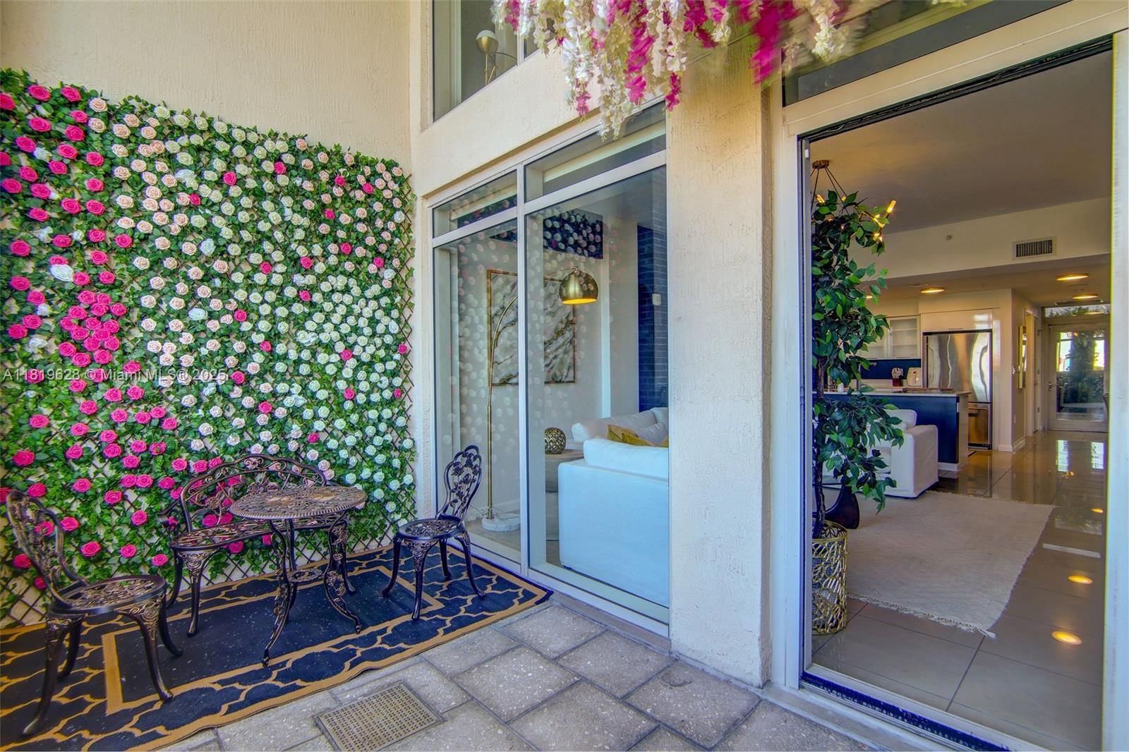 MIDBLOCK MIAMI CONDO - Residential Lease