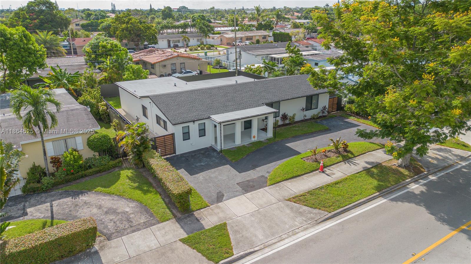 CORAL GARDENS - Residential